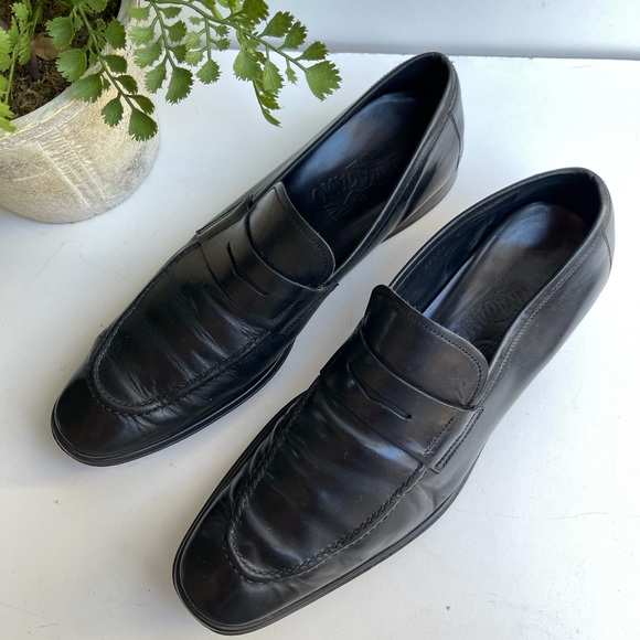 Salvatore Ferragamo🍂🍁black leather Loafers 7.5 - Picture 2 of 9